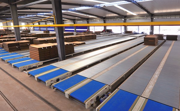 Intelligentized cardboard conveyor system Intelligentized cardboard conveyor system